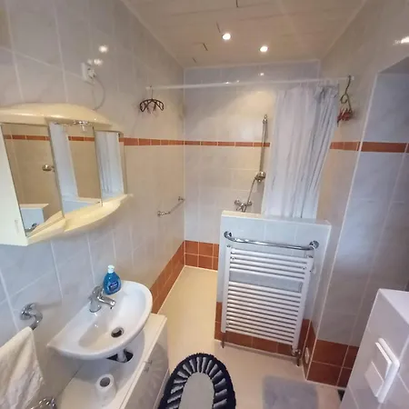 Otto Haus Monteurwohnung Im Efh Mit Seperatem Grundstueck *